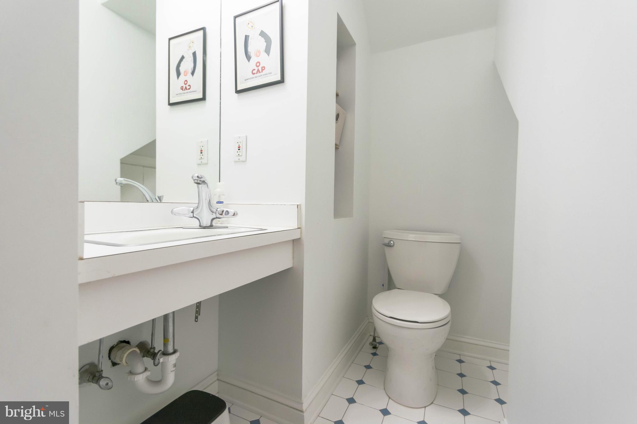 4106 Roland Avenue Baltimore, MD 21211 - Photo 13 of 23 Bath