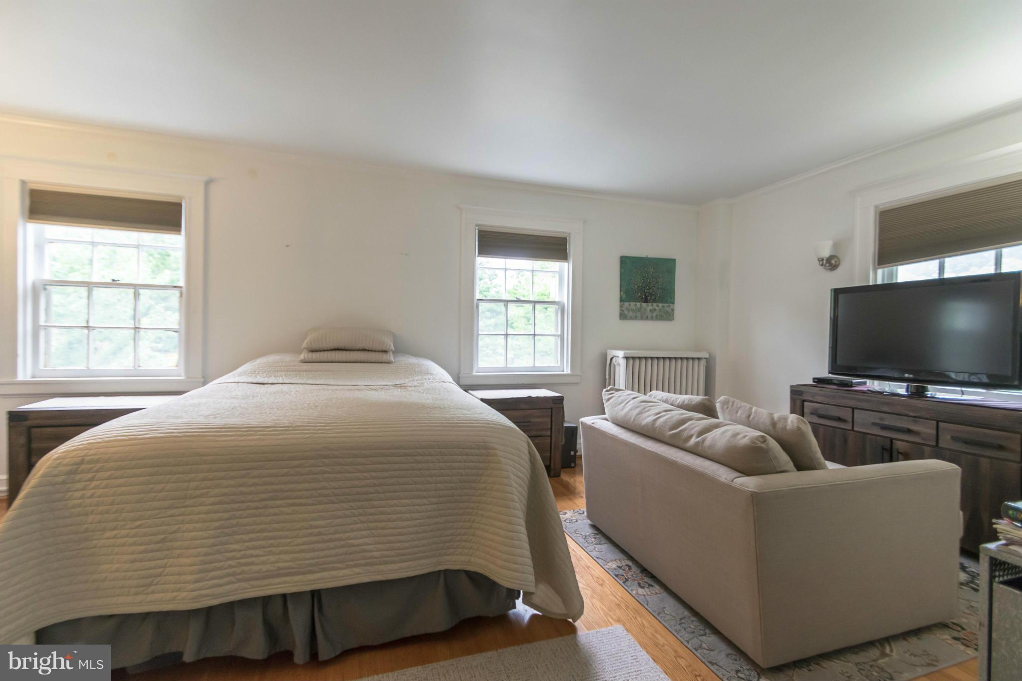 4106 Roland Avenue Baltimore, MD 21211 - Photo 15 of 23 Bedroom