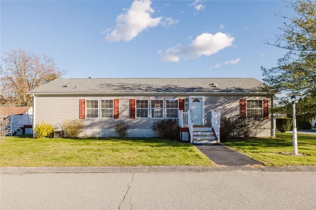 $290,000 | 38 Hummingbird Lane, Tiverton, RI 02878