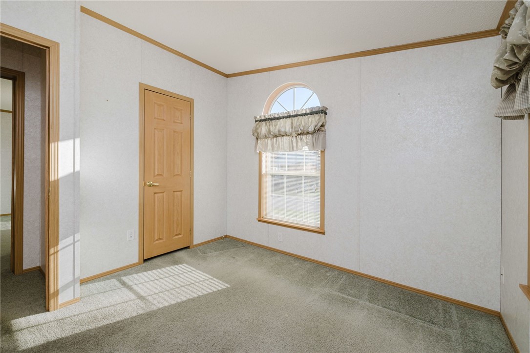 38 Hummingbird Lane Tiverton, RI 02878 - Photo 15 of 43