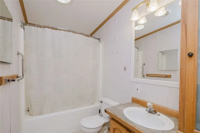 $290,000 | 38 Hummingbird Lane, Tiverton, RI 02878