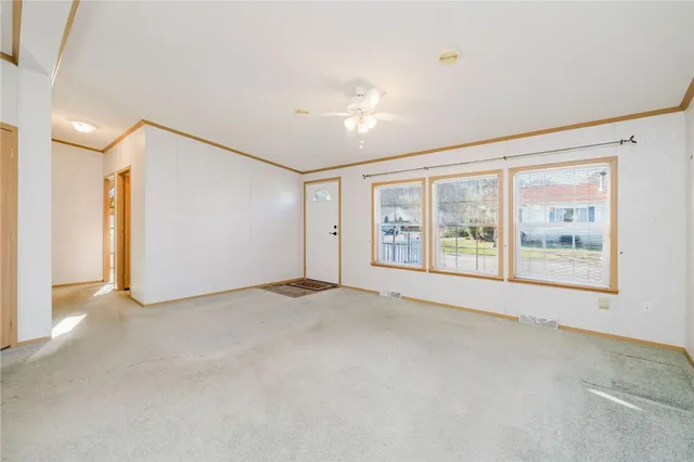 $290,000 | 38 Hummingbird Lane, Tiverton, RI 02878