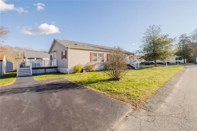 $290,000 | 38 Hummingbird Lane, Tiverton, RI 02878