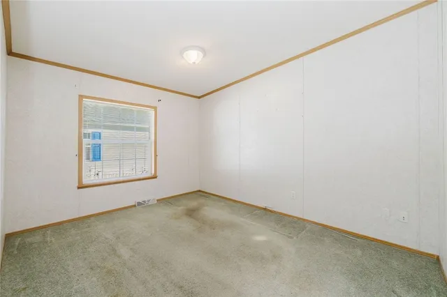 $290,000 | 38 Hummingbird Lane, Tiverton, RI 02878