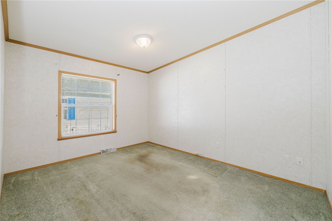 38 Hummingbird Lane Tiverton, RI 02878 - Photo 21 of 43