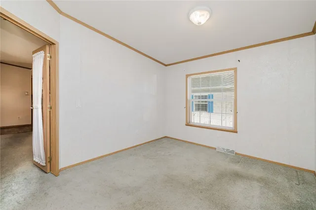 $290,000 | 38 Hummingbird Lane, Tiverton, RI 02878