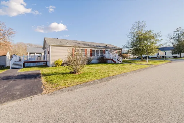 $290,000 | 38 Hummingbird Lane, Tiverton, RI 02878