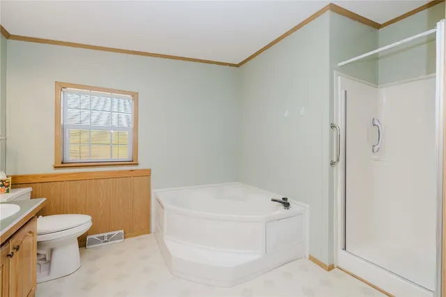 $290,000 | 38 Hummingbird Lane, Tiverton, RI 02878