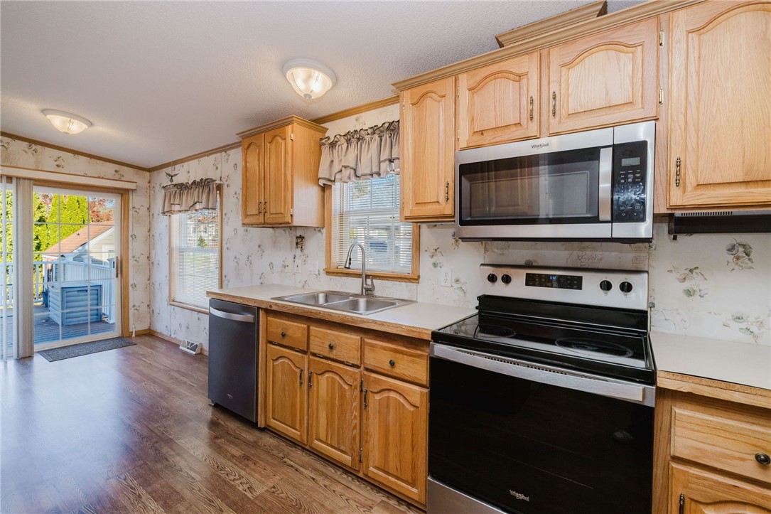 38 Hummingbird Lane Tiverton, RI 02878 - Photo 35 of 43