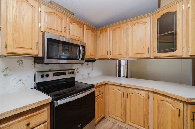 $290,000 | 38 Hummingbird Lane, Tiverton, RI 02878