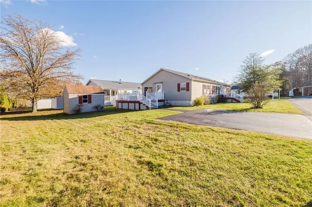 $290,000 | 38 Hummingbird Lane, Tiverton, RI 02878