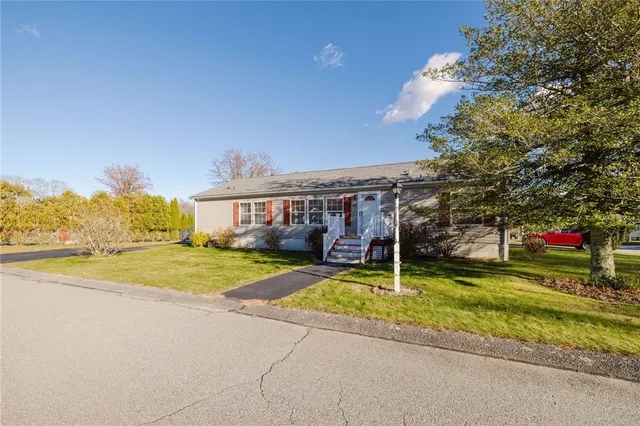 $290,000 | 38 Hummingbird Lane, Tiverton, RI 02878