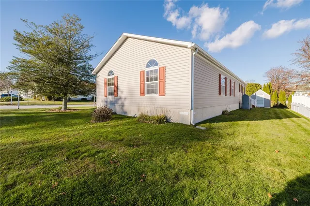 $290,000 | 38 Hummingbird Lane, Tiverton, RI 02878