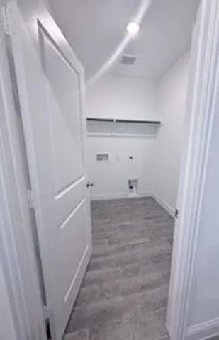 a view of utility room