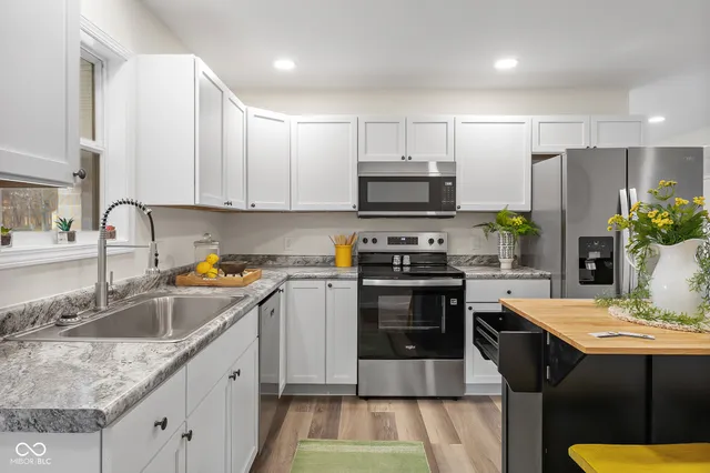 $269,900 | 8087 West 300 South, Columbus, IN 47201