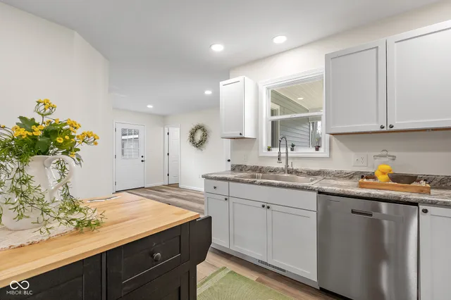 $269,900 | 8087 West 300 South, Columbus, IN 47201