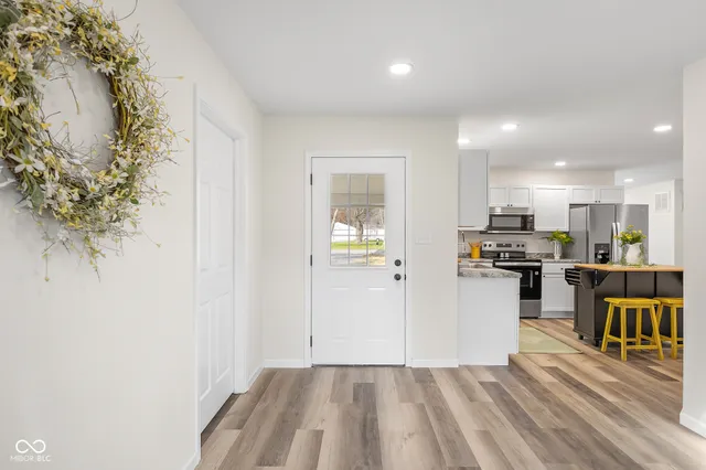 $269,900 | 8087 West 300 South, Columbus, IN 47201