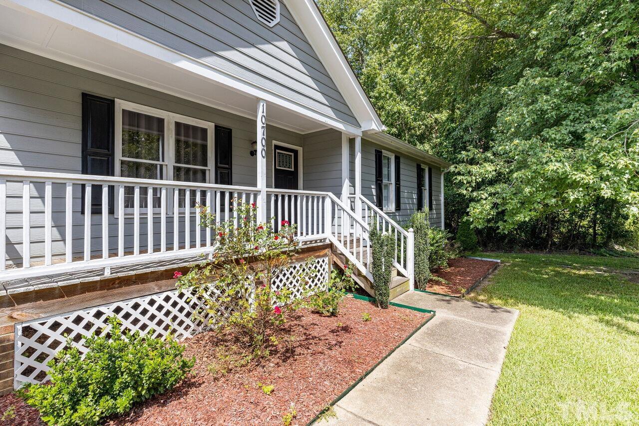 10700 Hunt Farms Lane Raleigh, NC 27603 - Photo 3 of 30