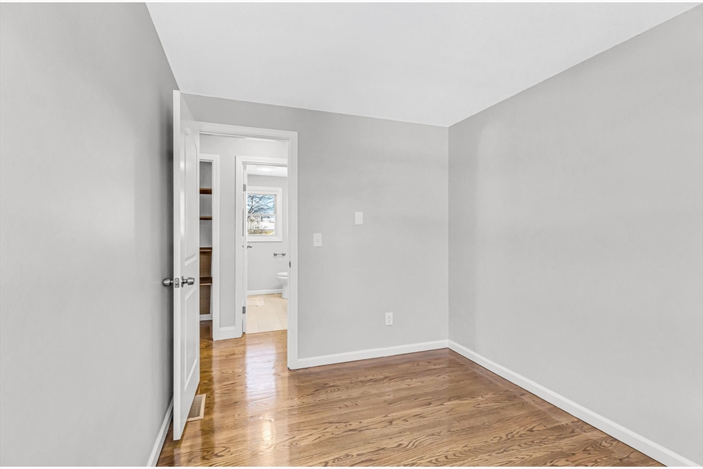 207 Lamont Street Springfield, MA 01119 - Photo 16 of 42