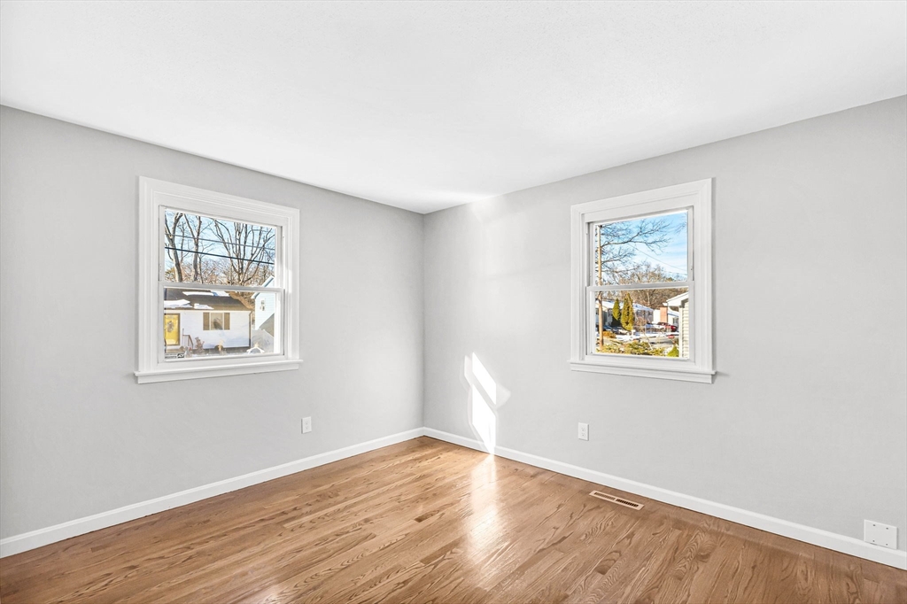 207 Lamont Street Springfield, MA 01119 - Photo 17 of 42