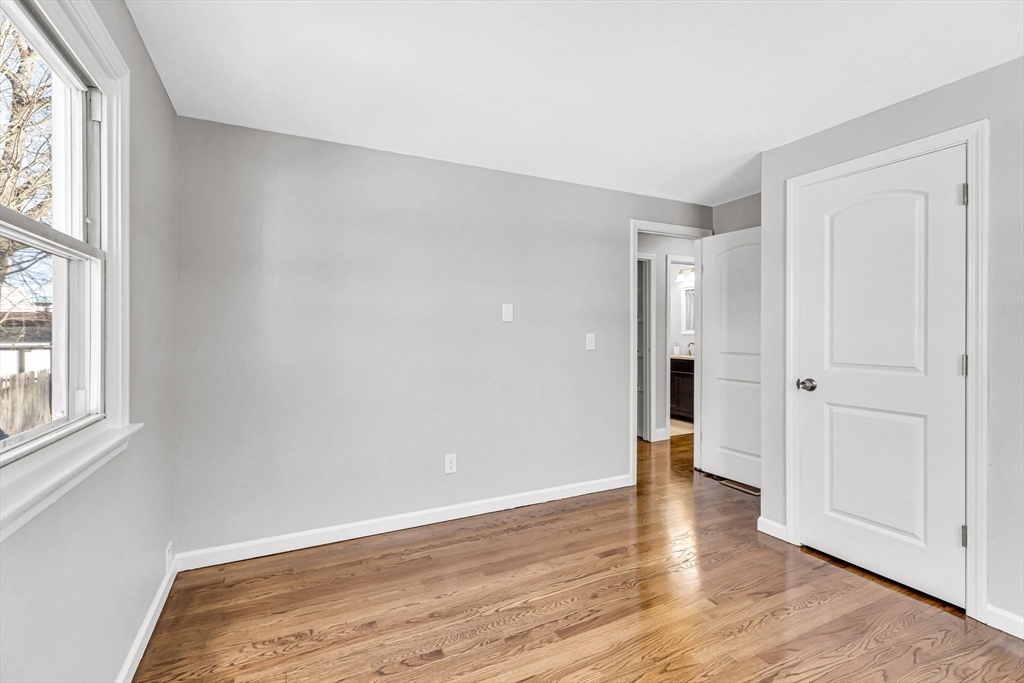 207 Lamont Street Springfield, MA 01119 - Photo 19 of 42