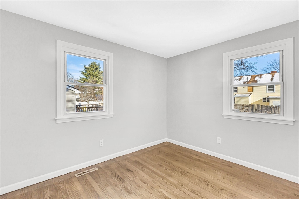 207 Lamont Street Springfield, MA 01119 - Photo 20 of 42