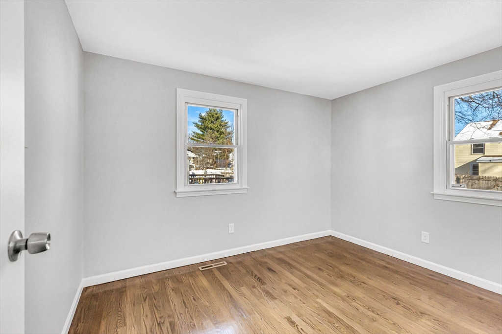 207 Lamont Street Springfield, MA 01119 - Photo 21 of 42