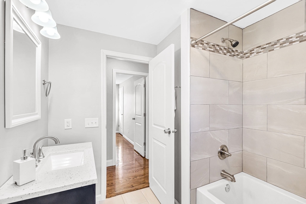 207 Lamont Street Springfield, MA 01119 - Photo 26 of 42