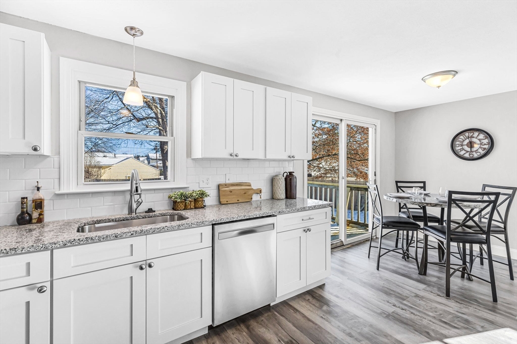 207 Lamont Street Springfield, MA 01119 - Photo 7 of 42
