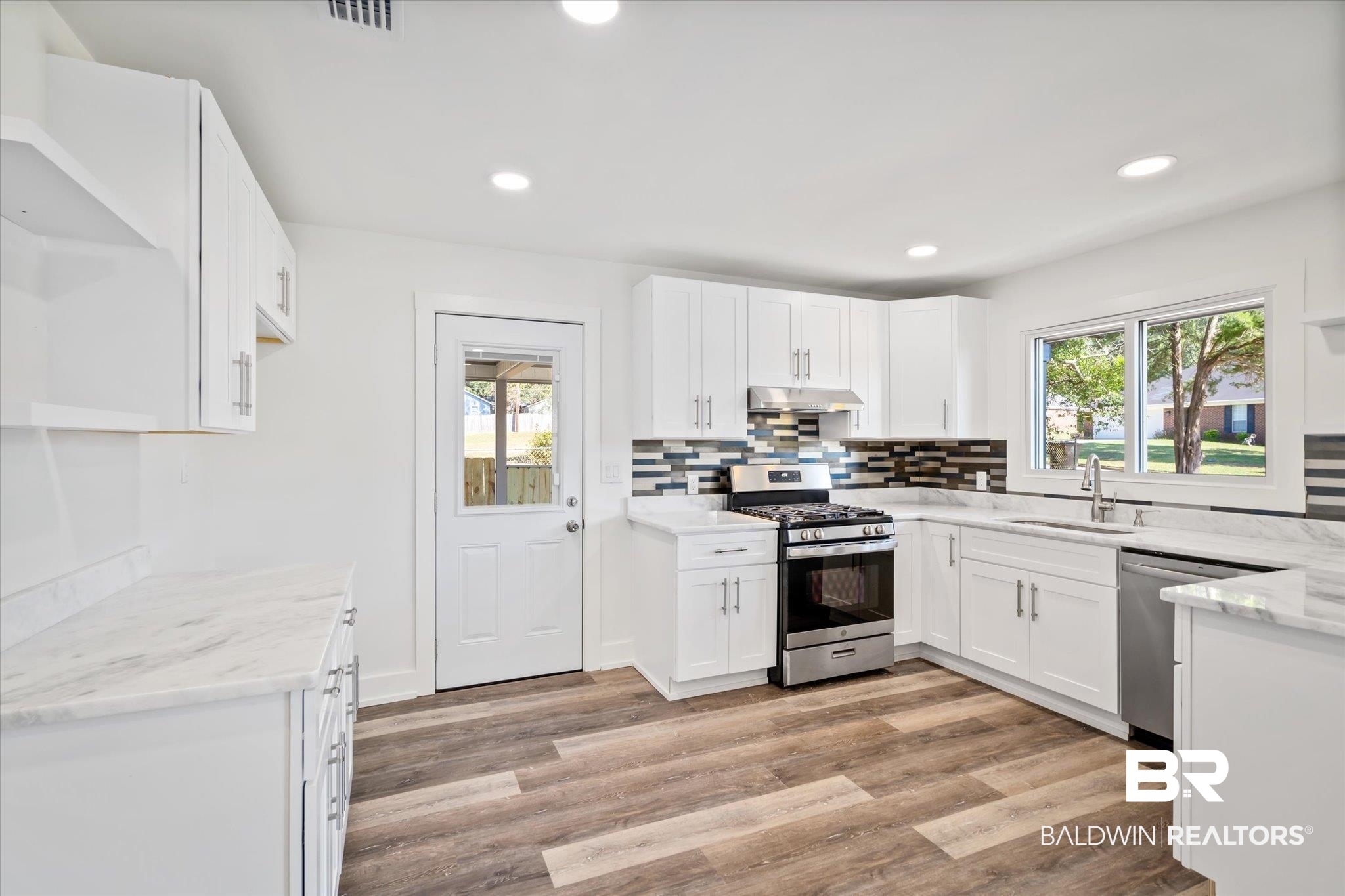 1315 Stevens Lane Mobile, AL 36618 - Photo 6 of 32