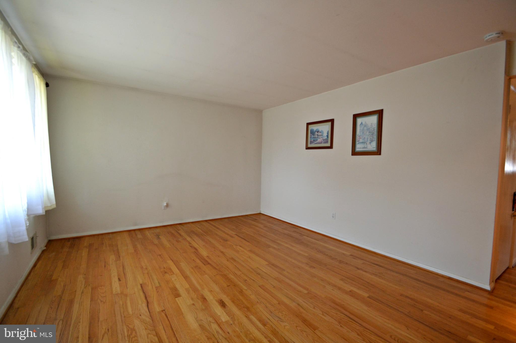 Spacious living room