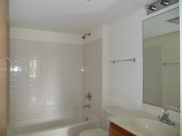 2220 Waterleaf Court, Unit 101 Naperville, IL 60564 - Photo 12 of 14