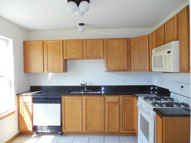 2220 Waterleaf Court, Unit 101 Naperville, IL 60564 - Photo 6 of 14