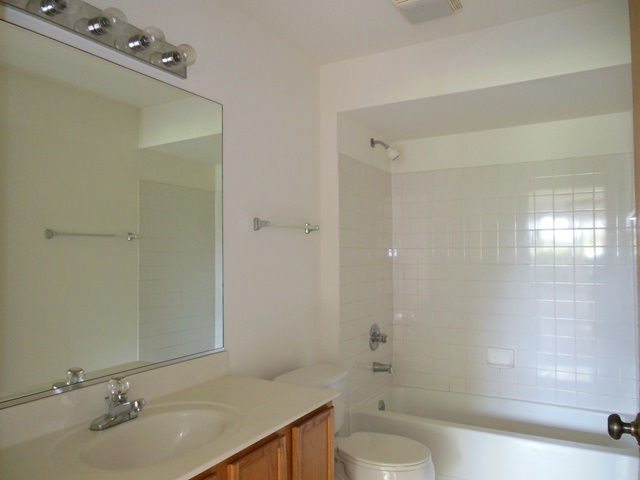 2220 Waterleaf Court, Unit 101 Naperville, IL 60564 - Photo 10 of 14