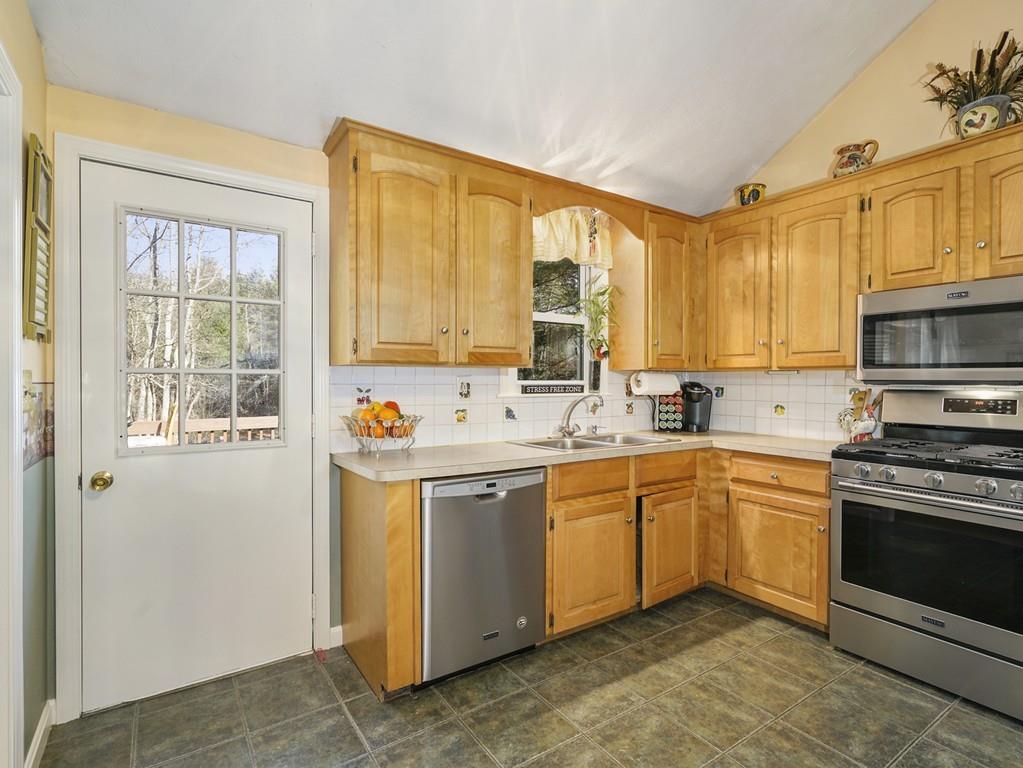 32 Bay Road Easton, MA 02356 - Photo 17 of 35