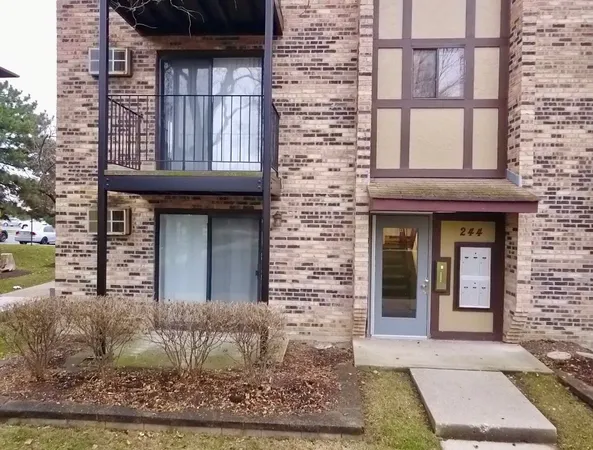 $1,500 | 244 Klein Creek Court, Unit 1A, Carol Stream, IL 60188