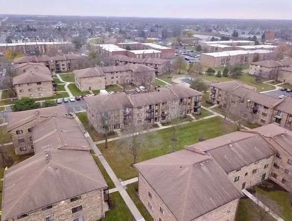 $1,500 | 244 Klein Creek Court, Unit 1A, Carol Stream, IL 60188