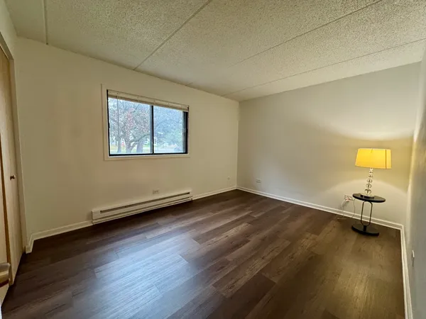 $1,500 | 244 Klein Creek Court, Unit 1A, Carol Stream, IL 60188