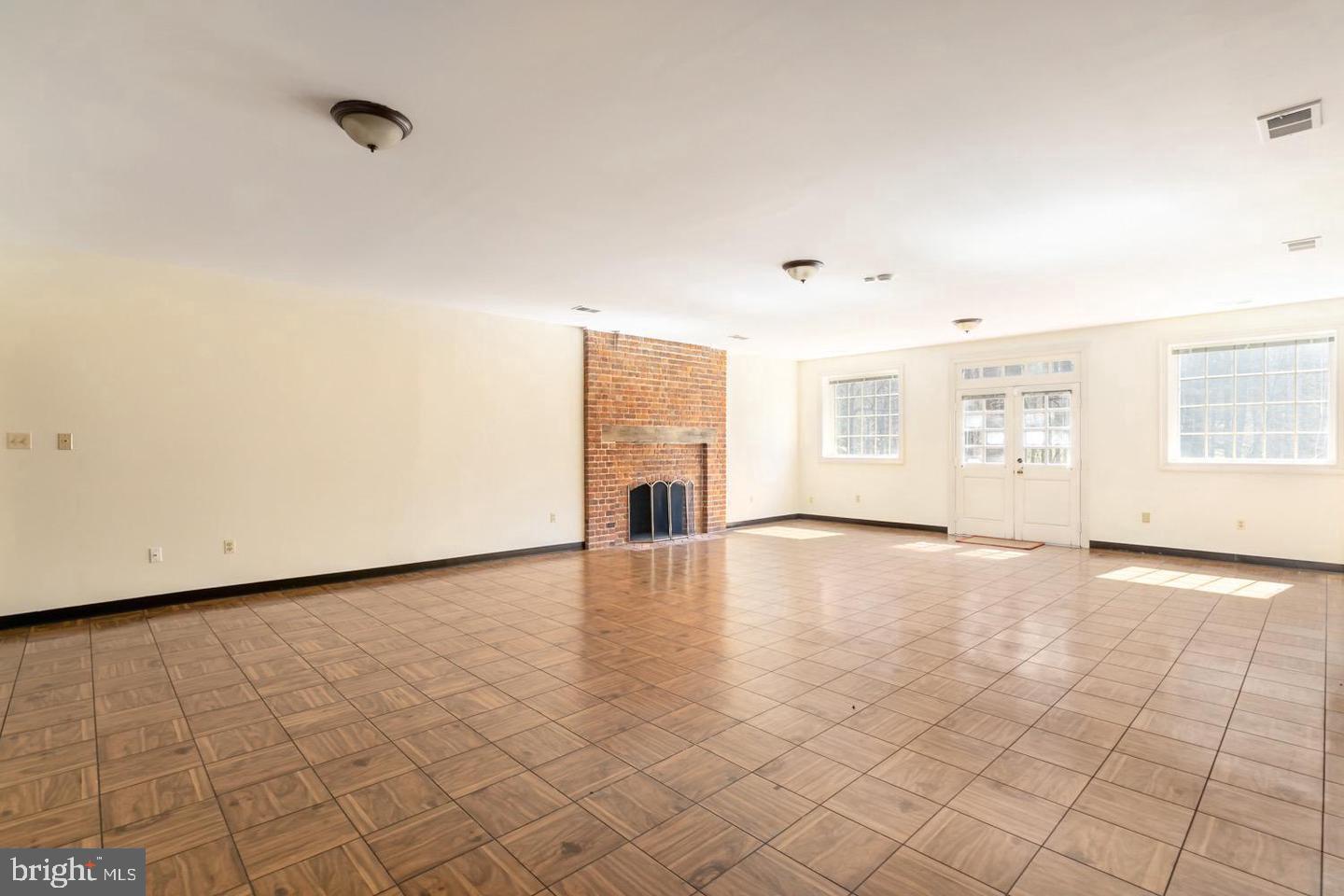 11032 Popes Head Road Fairfax, VA 22030 - Photo 25 of 28