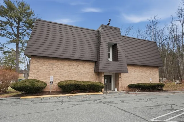 $299,000 | 9 Shadowbrook Lane, Unit 29, Milford, MA 01757