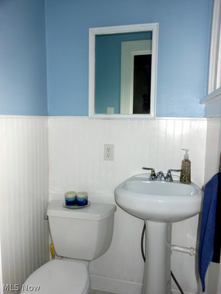864 Roanoke Road Cleveland Heights, OH 44121 - Photo 12 of 25