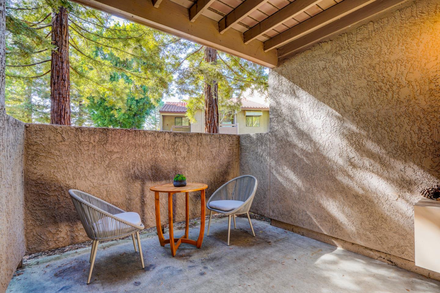 2250 Monroe Street, Unit 192 Santa Clara, CA 95050 - Photo 27 of 33 a backyard of a house with table and chairs