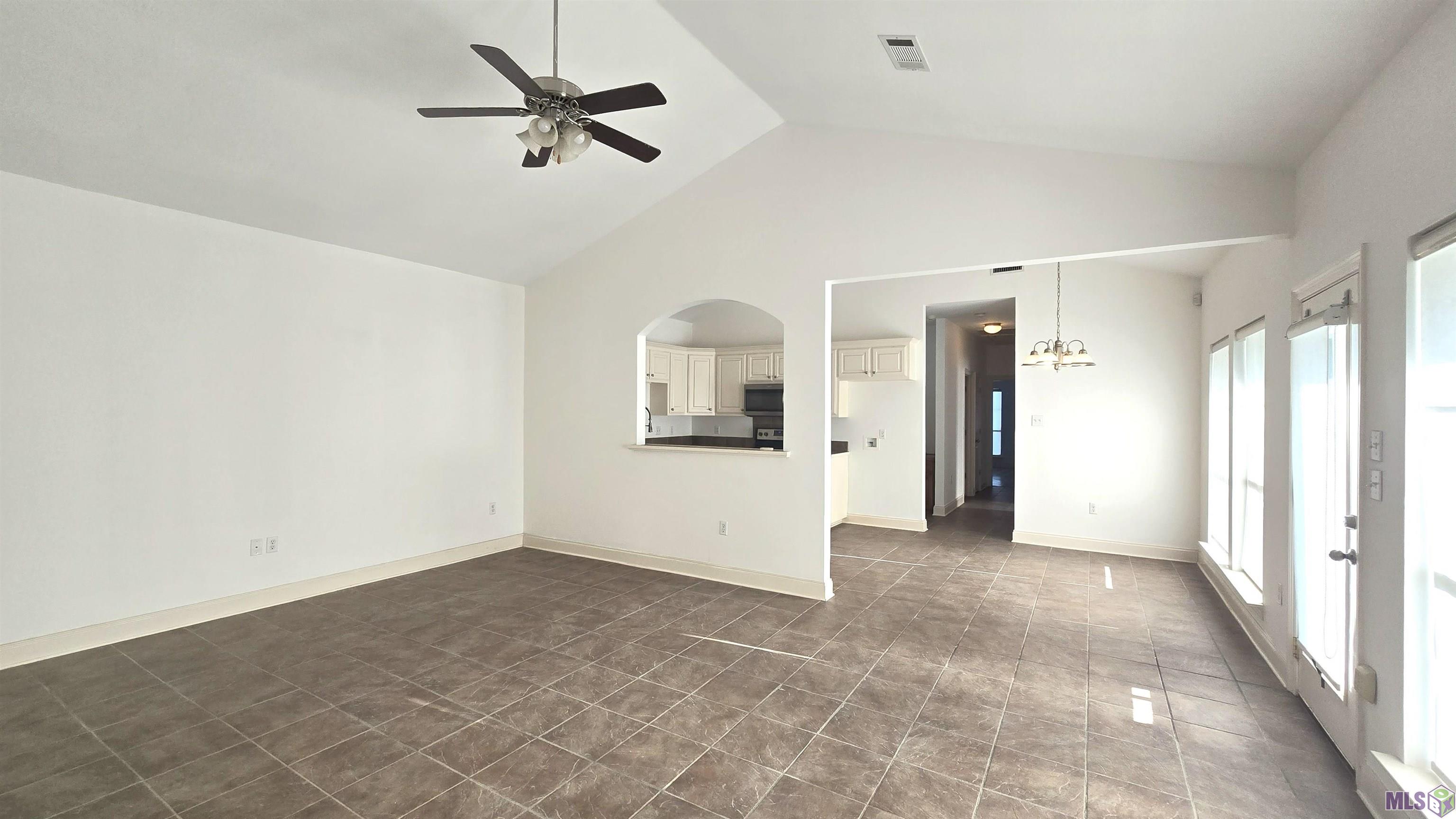 15030 Cranbrook Court Baton Rouge, LA 70819 - Photo 4 of 33