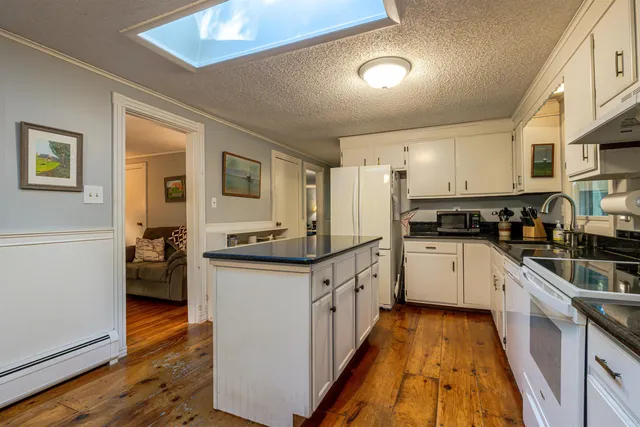 $370,000 | 31 Brown Hill Road, Bow, NH 03304