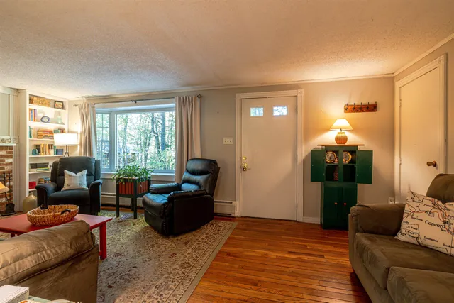 $370,000 | 31 Brown Hill Road, Bow, NH 03304