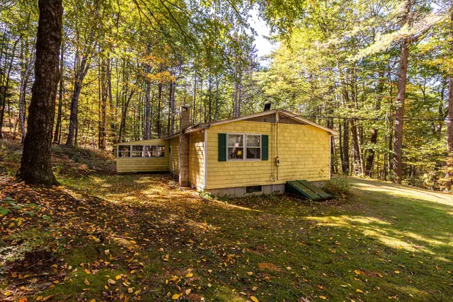 $370,000 | 31 Brown Hill Road, Bow, NH 03304