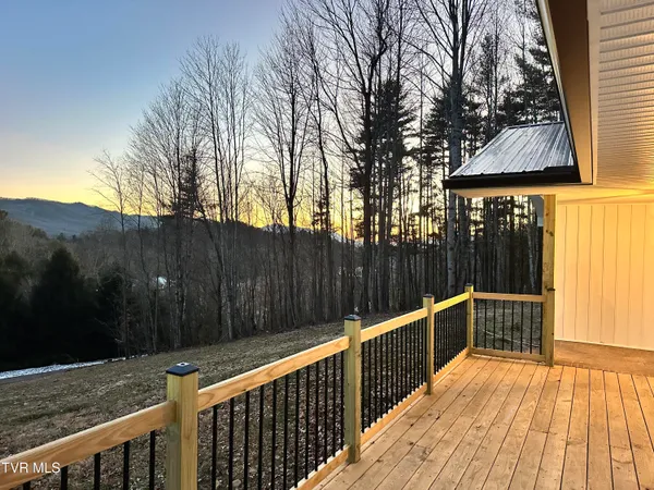 $379,900 | 256 William Hawkins Lane, Mountain City, TN 37683