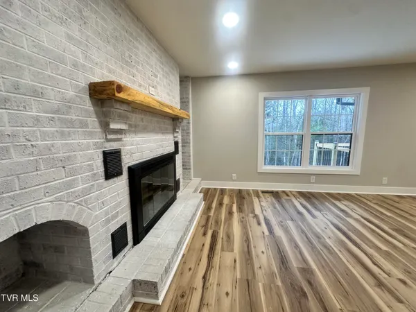 $379,900 | 256 William Hawkins Lane, Mountain City, TN 37683