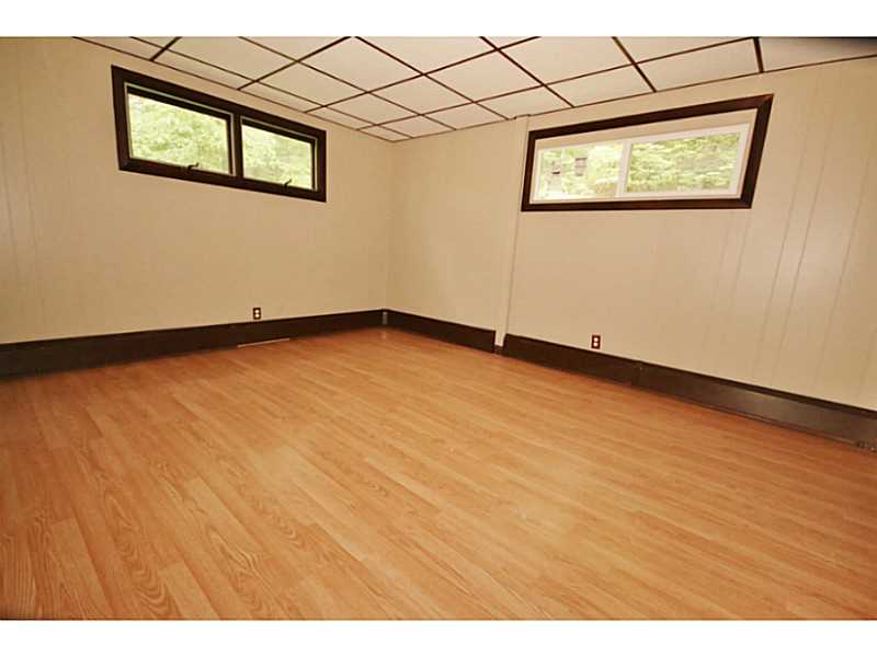 33 Bryant Street Woonsocket, RI 02895 - Photo 8 of 16 Living Room.