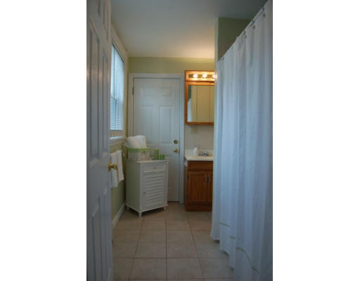 155 Maple Street, Unit 2 Danvers, MA 01923 - Photo 16 of 27 Gallery Image 16